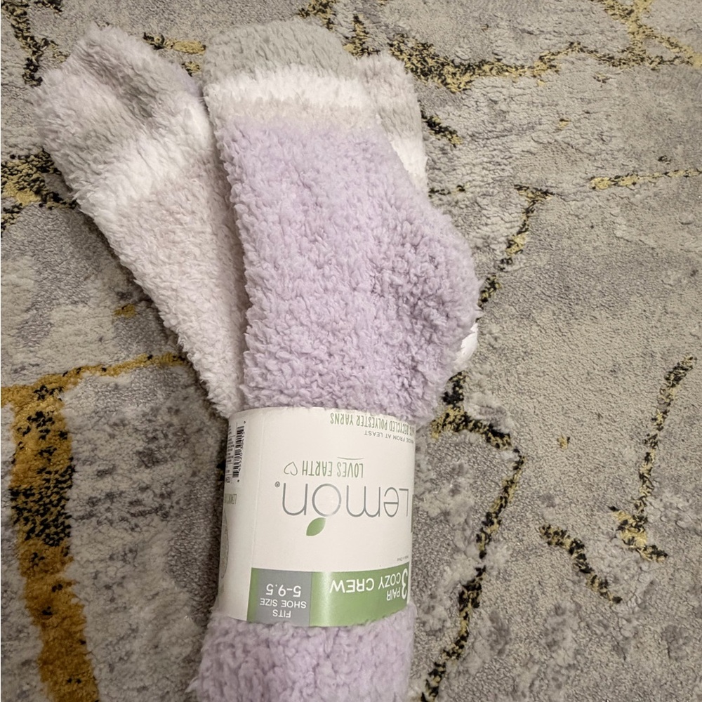 Lemon Fluffy Socks in Lavender and White